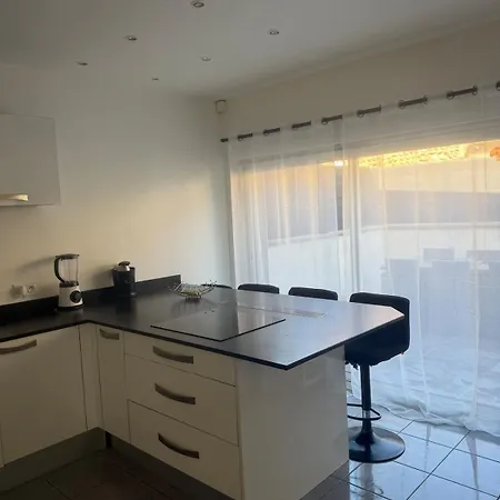Maison A La Campagne Avec Piscine Sans Vis-a-vis بيت للعطل