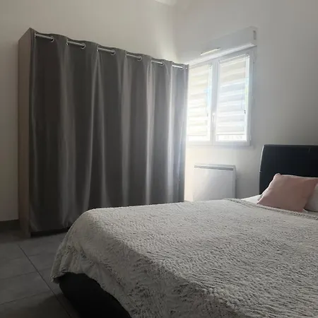 Maison A La Campagne Avec Piscine Sans Vis-a-vis Nyaraló Thodure